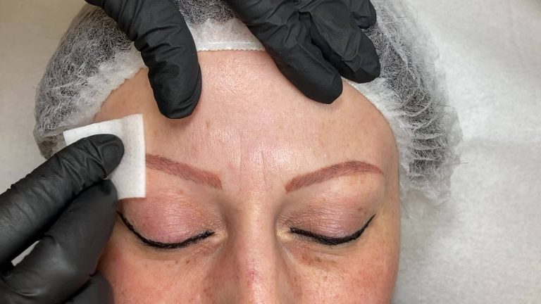 PRÉPARATION DES SOURCILS