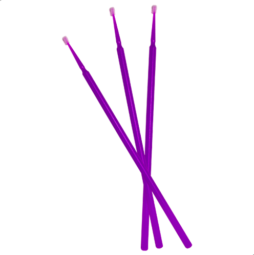 Les microbrossettes en maquillage permanent permettent d'étaler avec précision le pigment lors de la micropigmentation